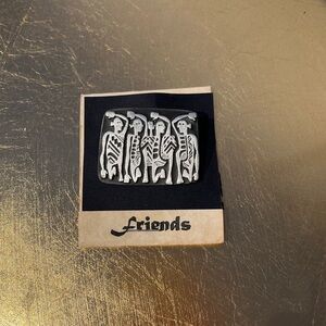 VINTAGE ALICE SEELY BROOCH